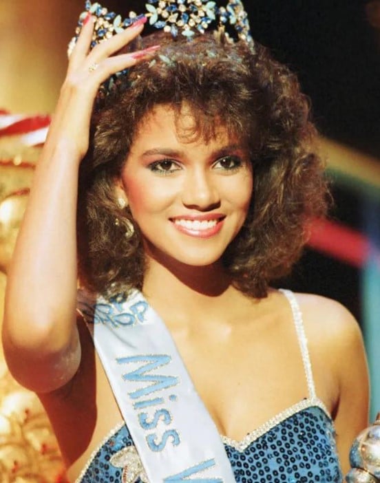 Halle Berry after winning the Miss Teen All-American beauty pageant in 1985