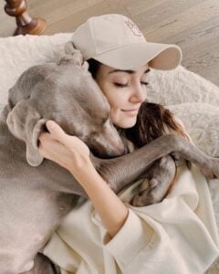 Hande Erçel with his pet dog Azul