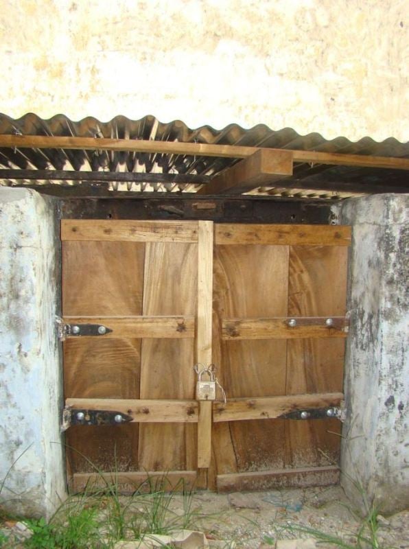 Hanging platform from front