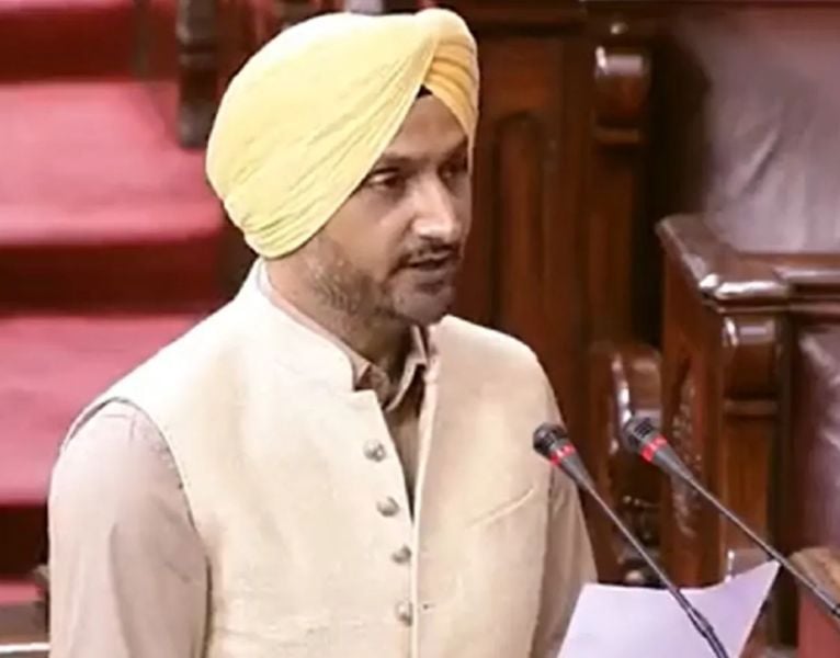 Harbhajan Singh taking oath as a member of the Rajya Sabha on 18 July 2022