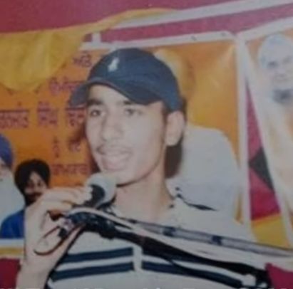 Hardeep Grewal singing during his school function