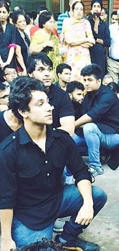 Harsh Beniwal performing in a nukkad natak