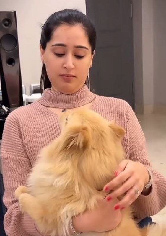 Himanshi Tekwani with her pet dog Mini