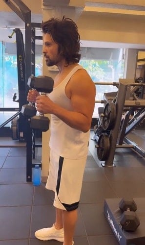 Himesh Reshammiya at a gym