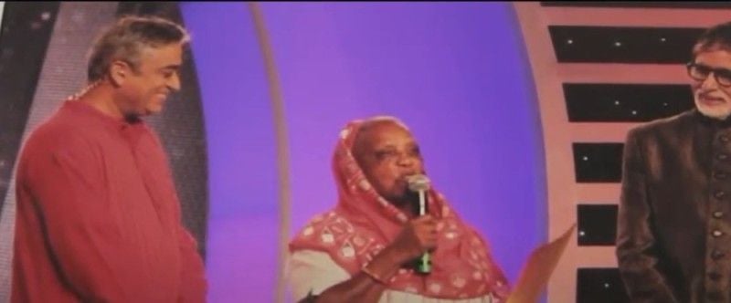 Hirabai Ibrahim Lobi (centre) with Rajdeep Sardesai (left) and Amitabh Bachchan