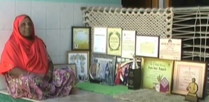 Hirabai Ibrahim Lobi with her awards and honours