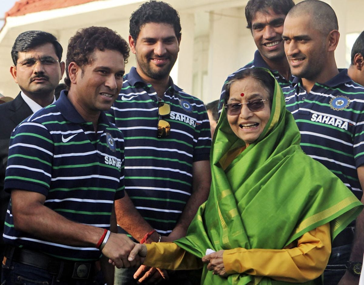 Indian Cricket team meeting the President of India Smt Pratibha Patil after winning the 2011 World Cup