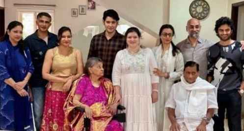 Indira Devi with her sons, daughters-in-law, and other family members