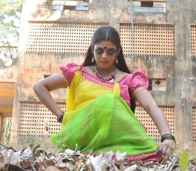 Ineya in the movie Pottu