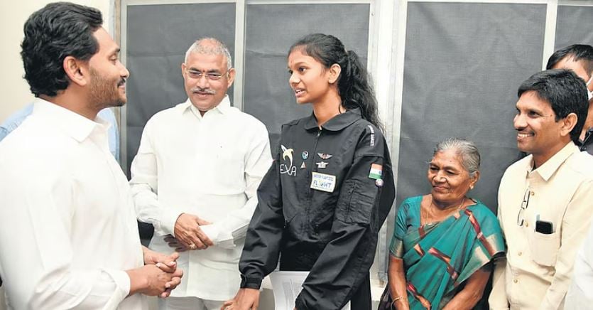 Jahnavi Dangeti during her meeting with YS Jagan Mohan Reddy