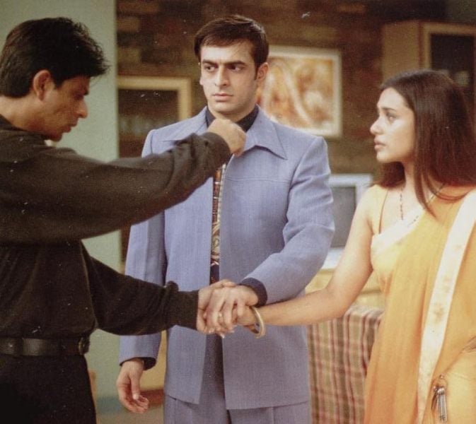 Jas Arora (as Sameer Arora), along with Shah Rukh Khan (as Raj Mathur) and Rani Mukerji (as Priya Chopra), in a still from the film 