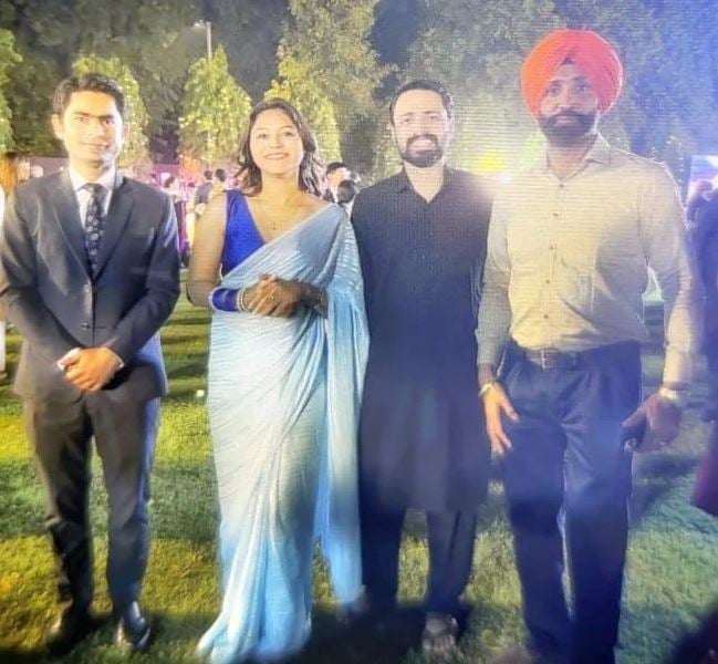 Jasbir Singh (extreme right) with Jyoti Malhotra during his visit to Pakistan