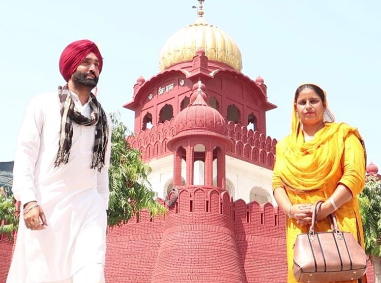 Jasbir Singh with his wife