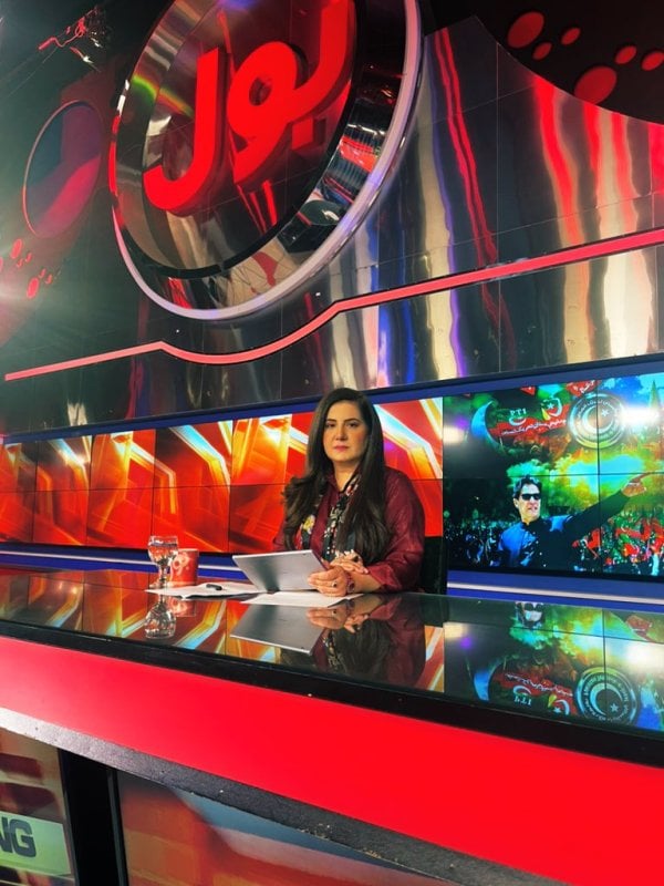 Jasmeen Manzoor, anchoring a show on BOL News