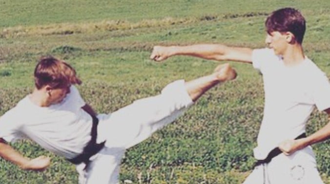 Jason Calacanis while showing a sidekick technique