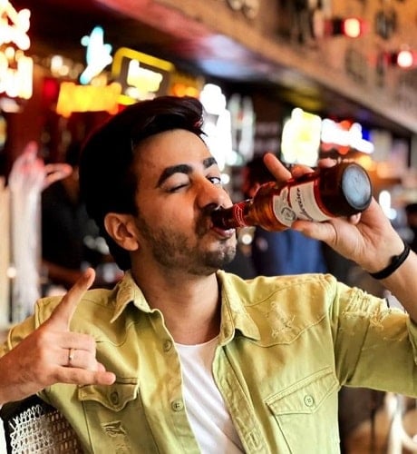 Jatin Arora drinking beer
