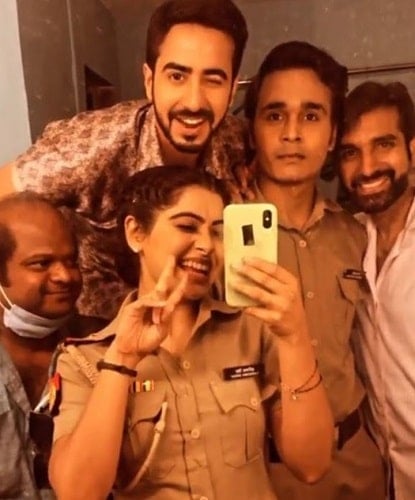 Jatin Arora with the star cast of Maddam Sir