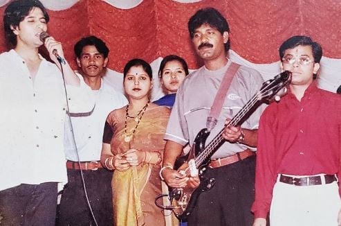Jeetu Gupta (in glasses) while performing at a stage show in 1999