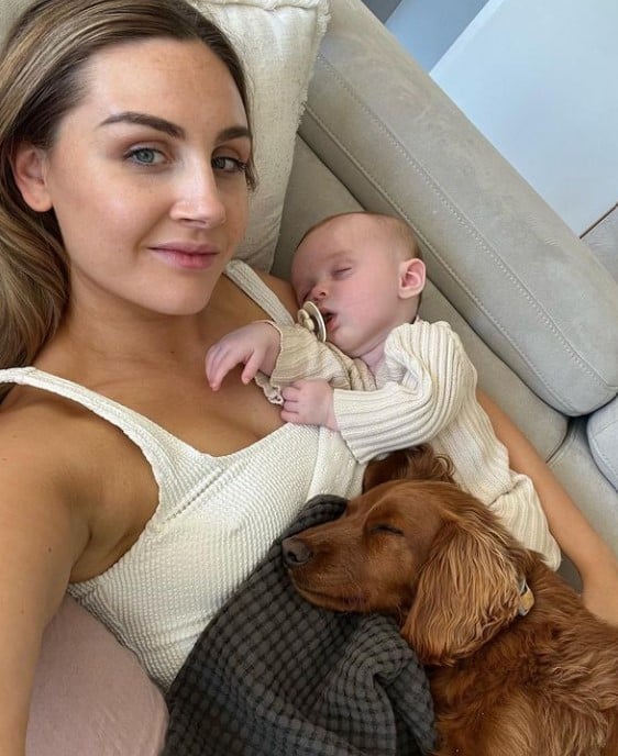 Jessica Davies with her daughter and pet dog
