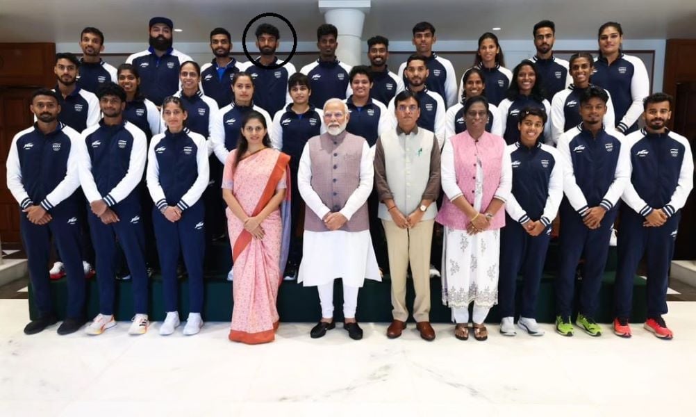 Jeswin Aldrin and other athletes with Narendra Modi