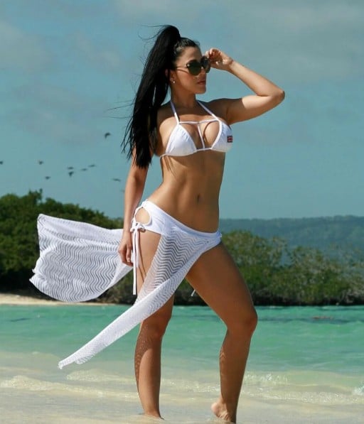 Jimena Araya during a bikini shoot