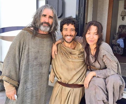 Joanne Whalley (right) with the cast of the film Paul, Apostle of Christ