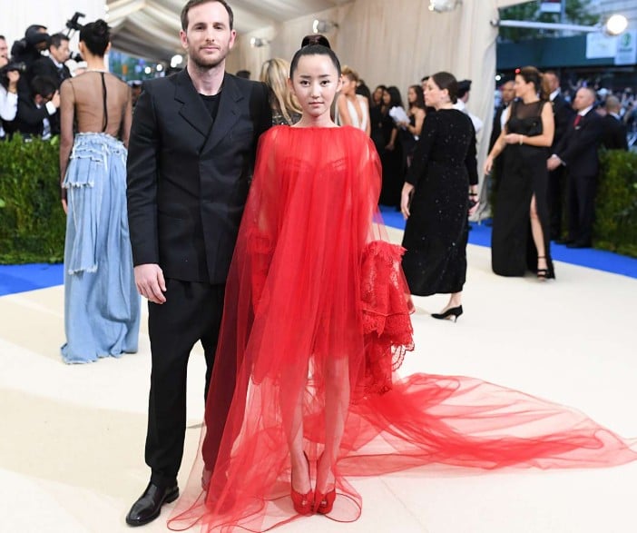 Joe Gebbia with Yeonmi Park, a North Korean refugee, as his guest to the Met Gala (2017)