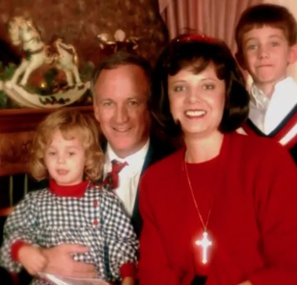 John Bennett Ramsey with his wife, Patsy Ramsey, and his children