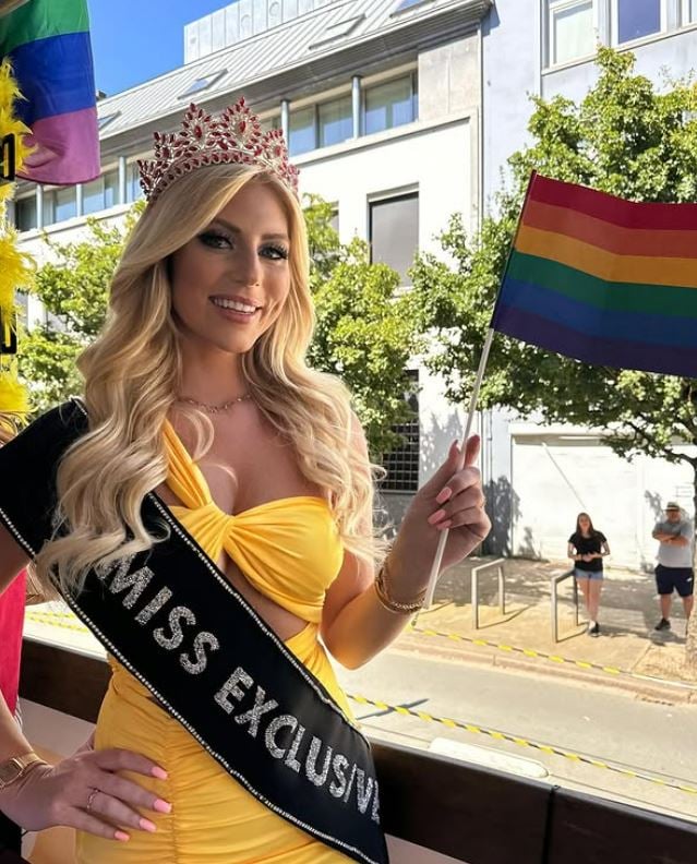 Jolien Pede as Miss Exclusive 2025