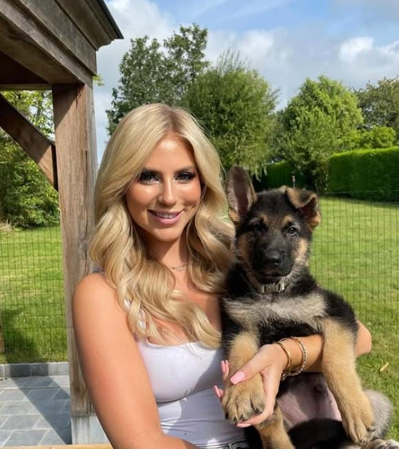 Jolien Pede with her pet dog Xavi