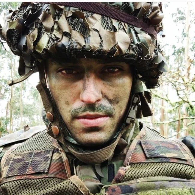 Jorge Pérez during his army service