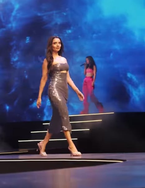 Juhi Bhatt while walking the ramp at a fashion show