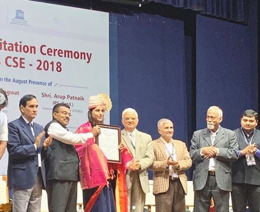 Jyoti Yadav being felicitated at MIT, Pune