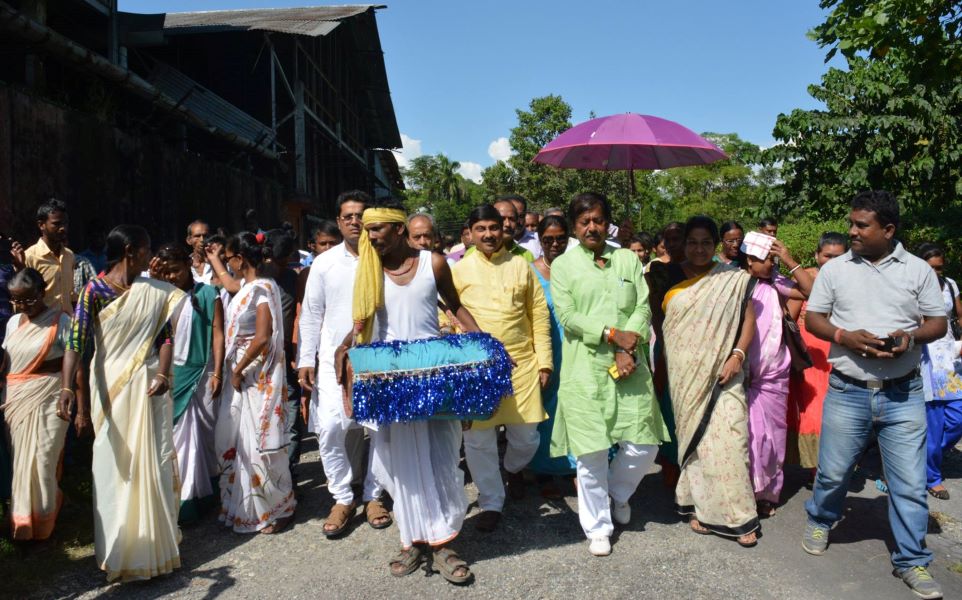 Jyotipriya Mallick during a road show while doing an election campaigning