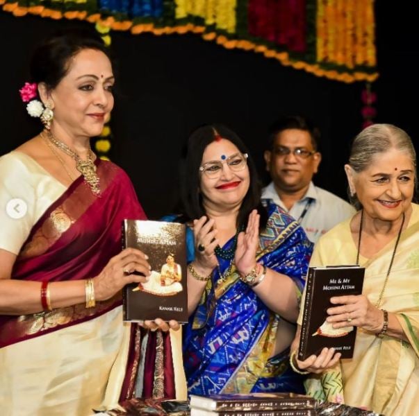 Kanak Rele (extreme right), along with Hema Malini (left) and daughter-in-law Uma Rele (centre), at her book signing event in May 2022