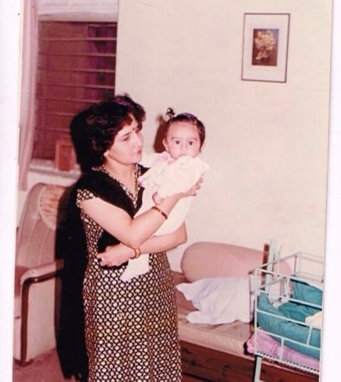 Kartik Aaryan With His Mother In His Childhood