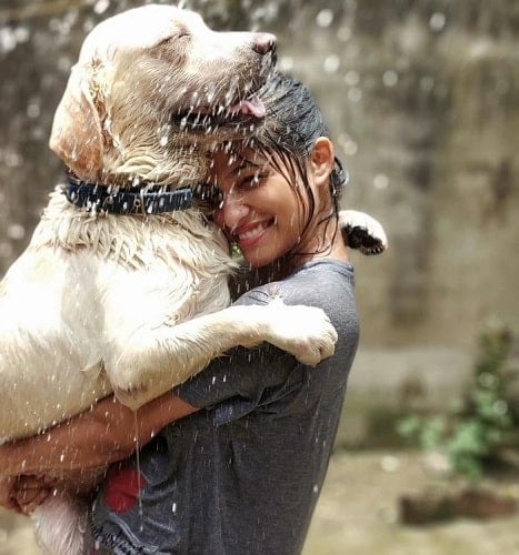 Kashish Kapoor with her pet dog
