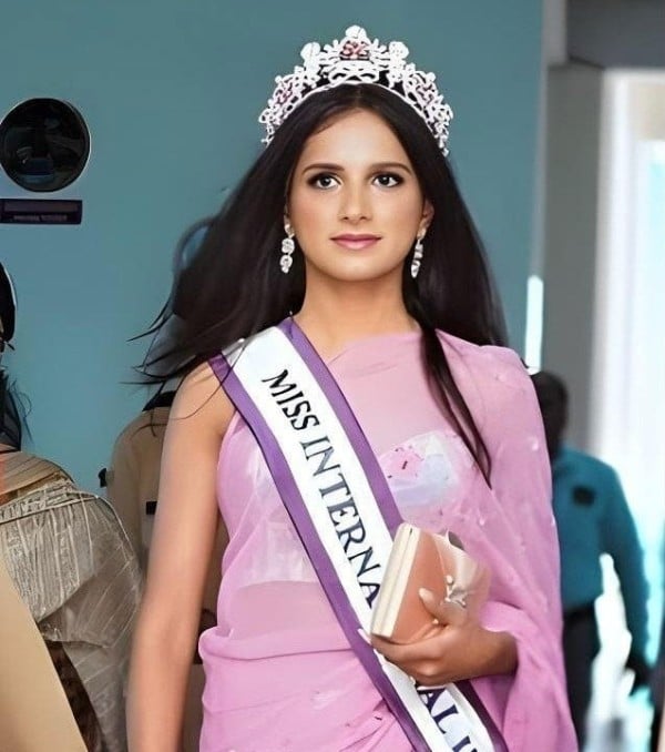 Kashish Methwani as Miss International India in 2023
