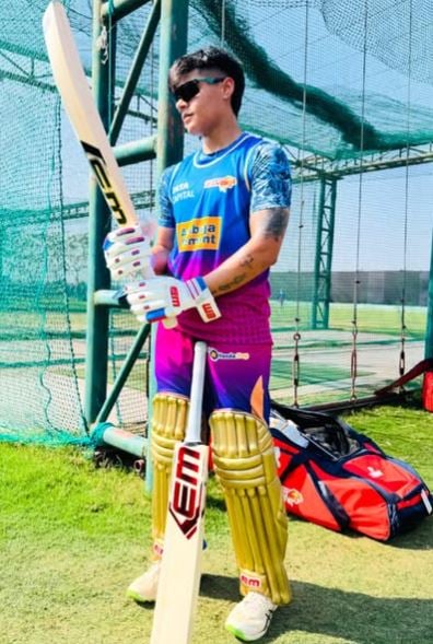 Kashvee Gautam after signing with EM Cricket Official