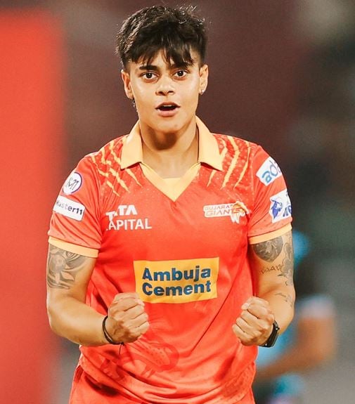 Kashvee Gautam in Gujarat Giants jersey