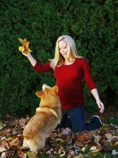 Kendra Wilkinson with her pet