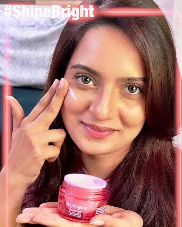 Khushbu Patel modelling for Neutrogena skin care product