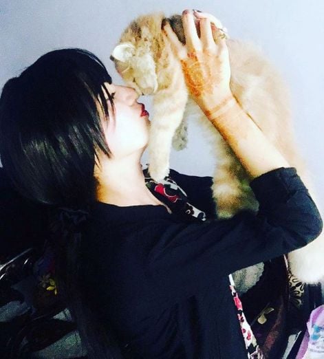 Khushi Chaudhary loving a cat