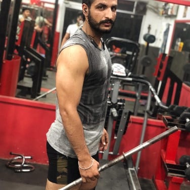 Khushi Pandher posing at a gym