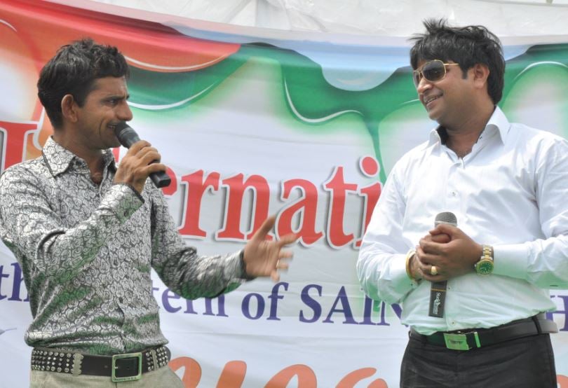 Khyali Saharan during a stage show