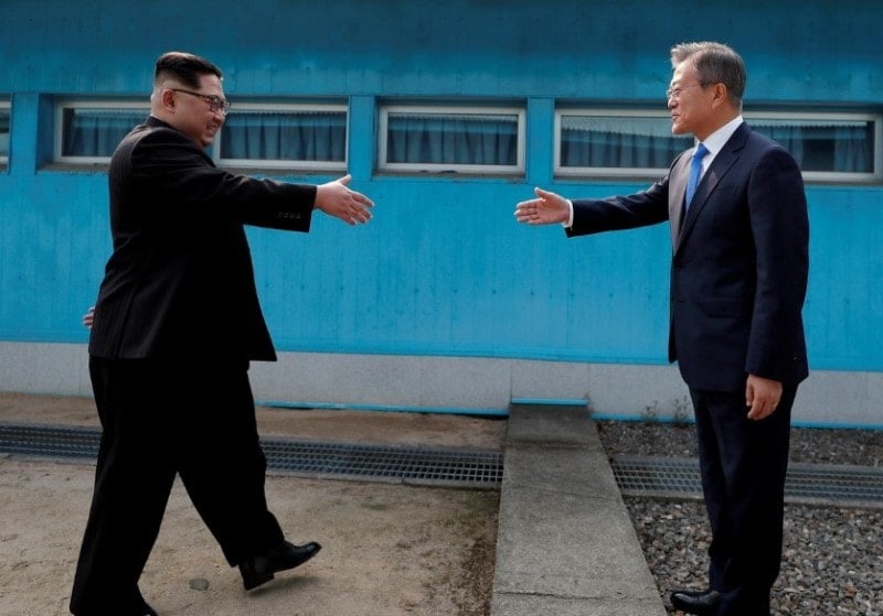 Kim with President Moon at the DMZ