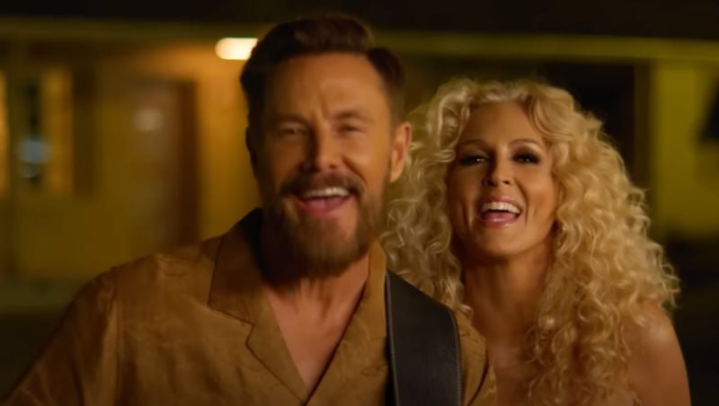 Kimberly Schlapman (right) in a still from the music video of Little Big Town