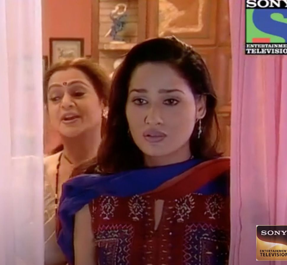 Kiran Dubey as Avni in Kya Hadsaa Kya Haqeeqat (2002)