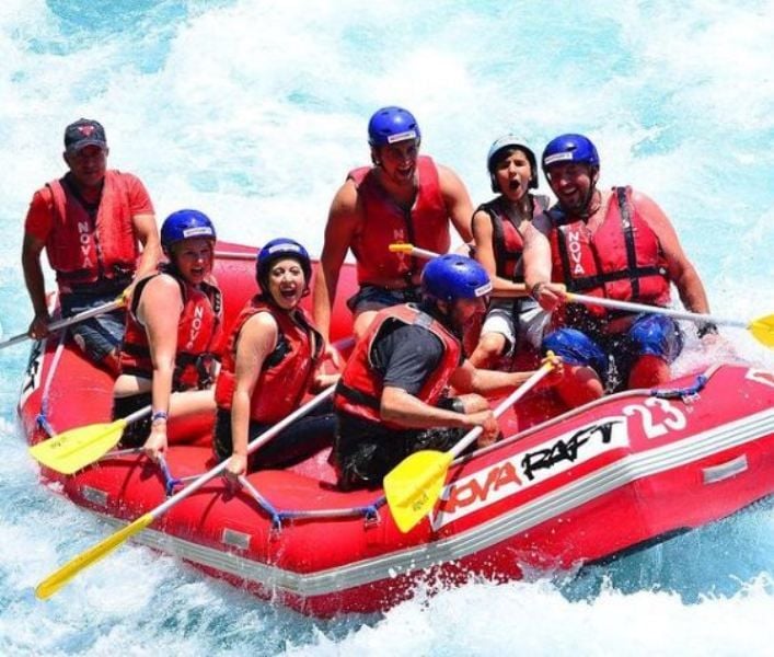 Komal Aziz Khan doing white water rafting