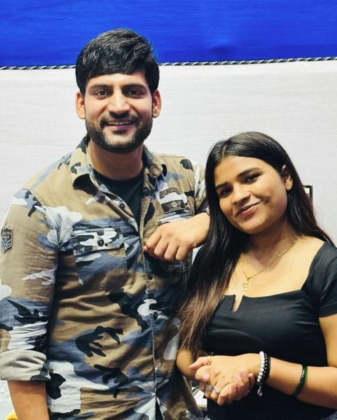 Komal Chaudhary with Haryanvi artist Ajay Hooda